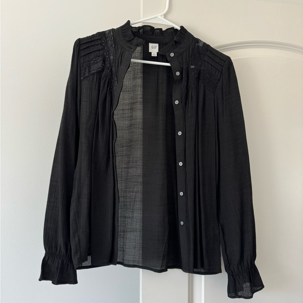 GAP Women’s Black Top